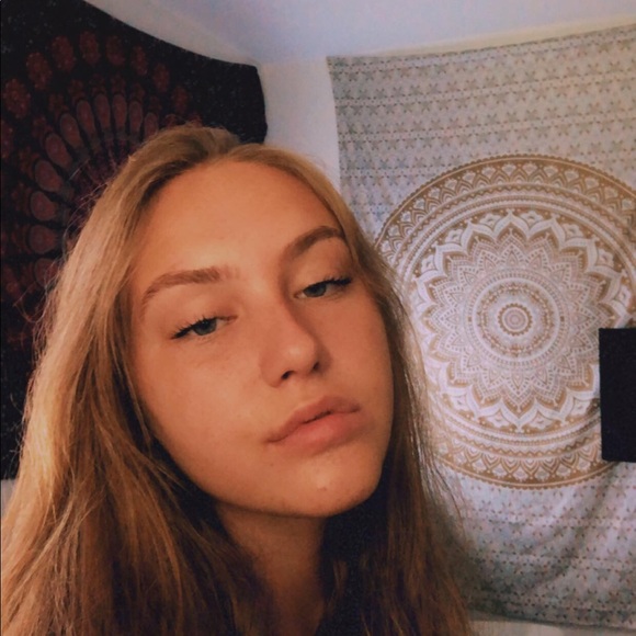 Meet your Posher, Rylee - Picture 1 of 1